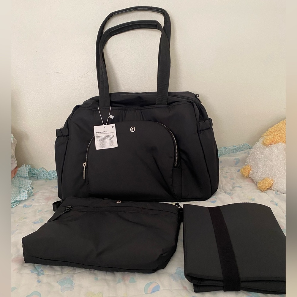 NWT Lululemon New Parent Tote With Crossbody and Changing Pad - Picture 3 of 3